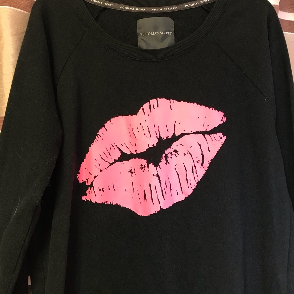 Victoria’s Secret lightweight sweatshirt